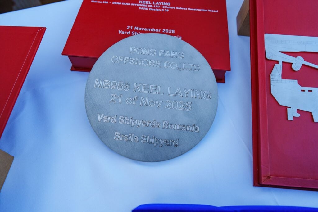 Ceremonia de colocación de quilla NB 988