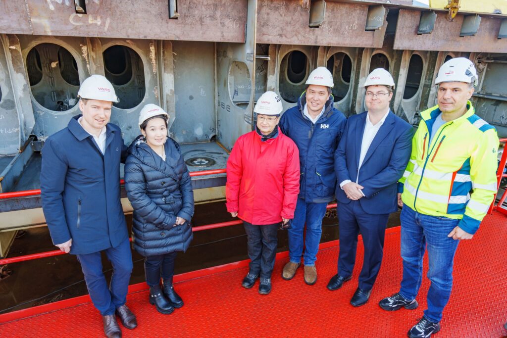 Ceremonia de colocación de quilla NB 988